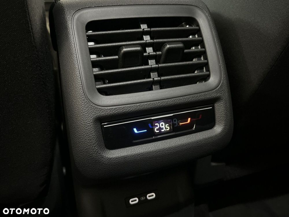 Volkswagen T-Roc - 34