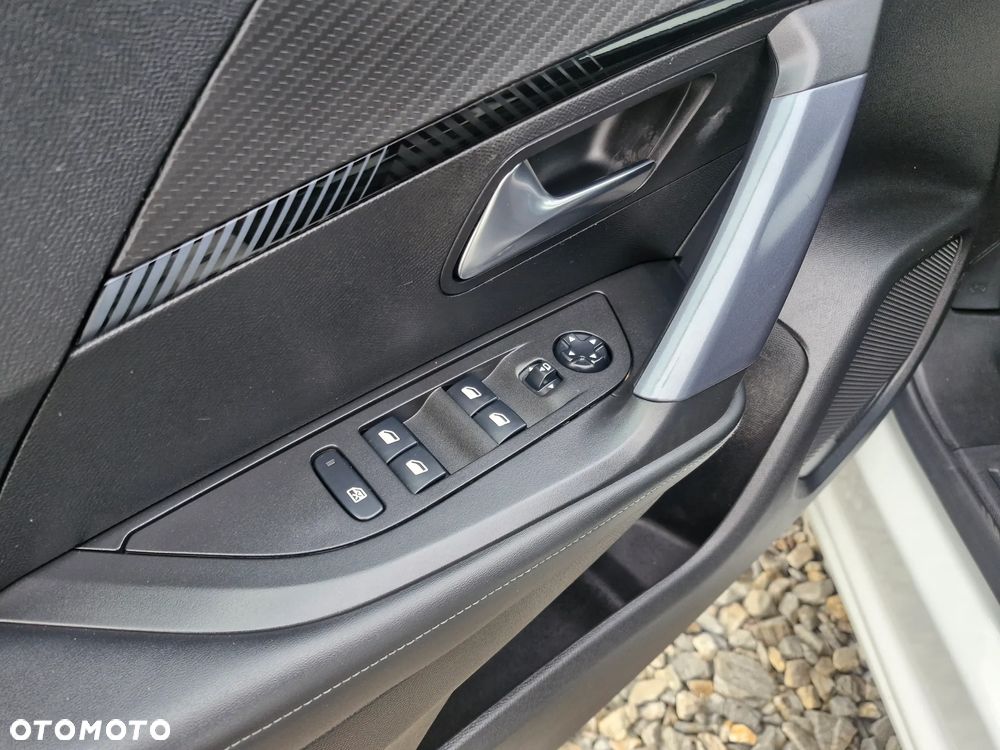 Peugeot 2008 BlueHDi 110 Allure Pack - 35