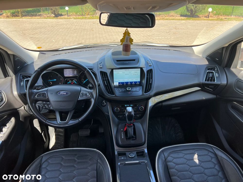 Ford Kuga 2.0 TDCi 4x4 Vignale - 32