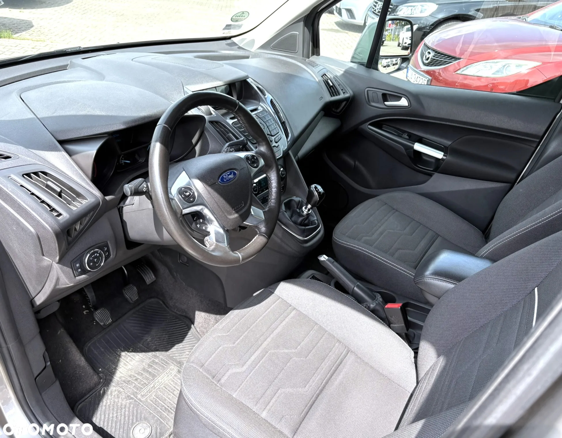 Ford Tourneo Connect 1.5 TDCi Titanium - 9
