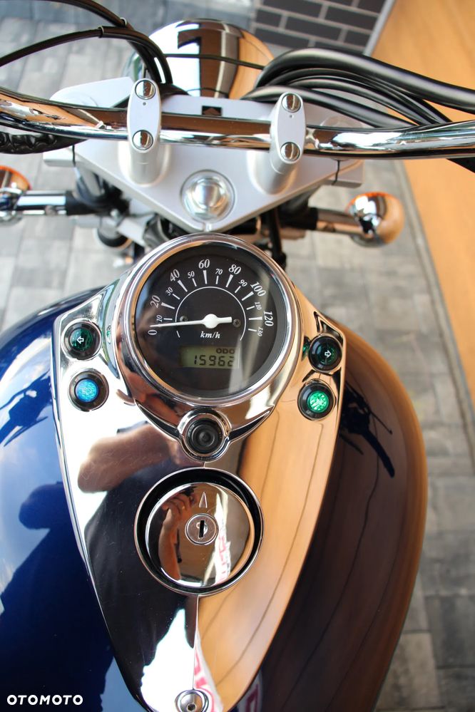 Suzuki Intruder - 7