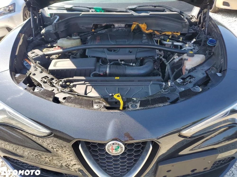 Alfa Romeo Stelvio 2.0 Turbo 16V AT8-Q4 Ti - 11