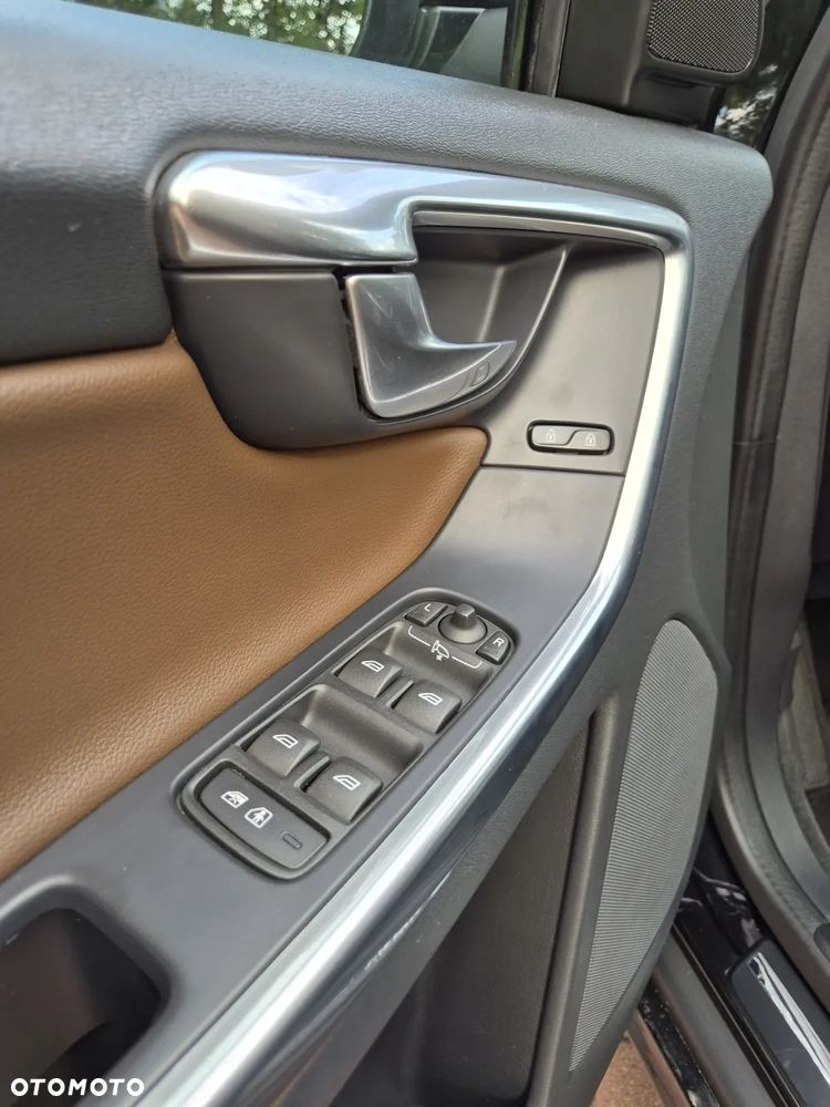 Volvo XC 60 D4 Geartronic Momentum - 15