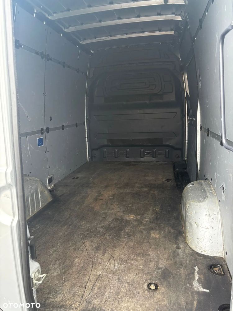 Mercedes-Benz Sprinter - 8