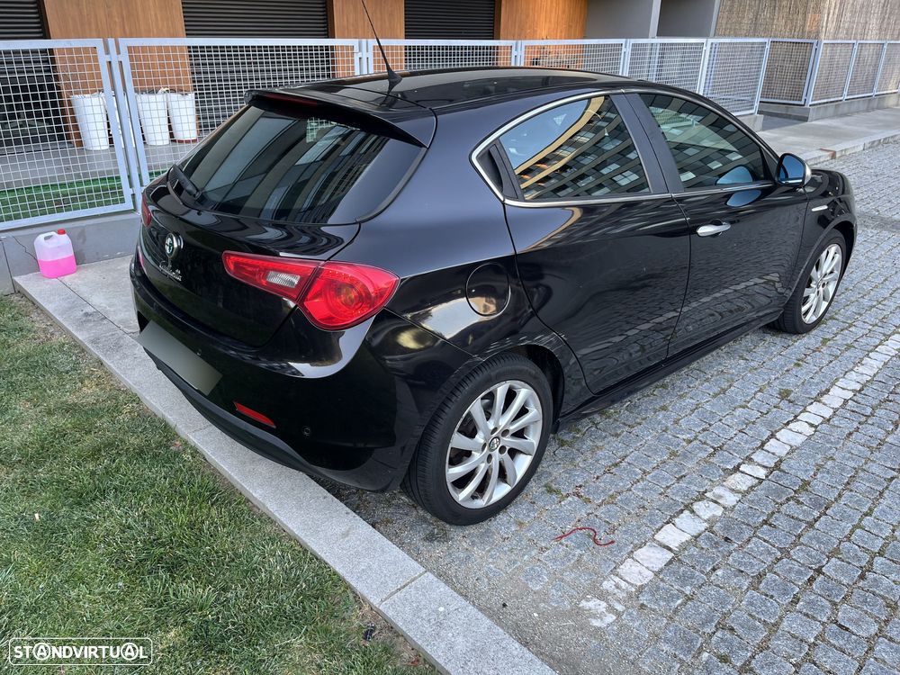 Alfa Romeo Giulietta 1.6 JTDm Distinctive - 5
