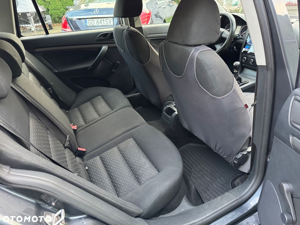 Volkswagen Passat - 21