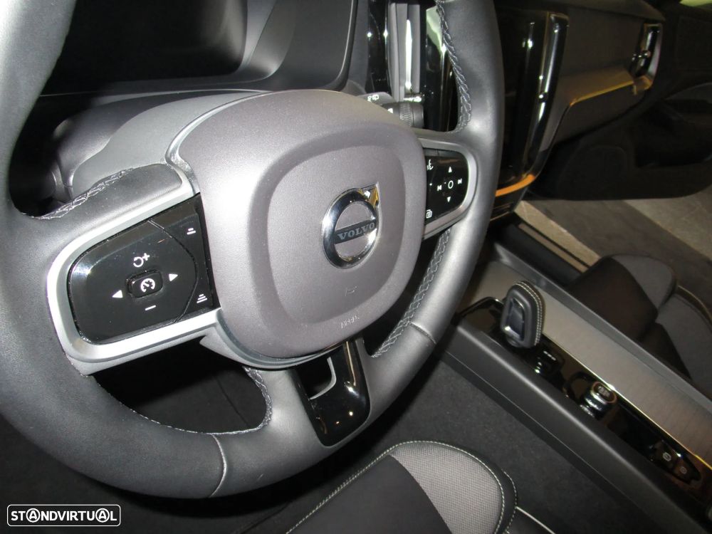 Volvo V60 2.0 D4 R-Design Geartronic - 30