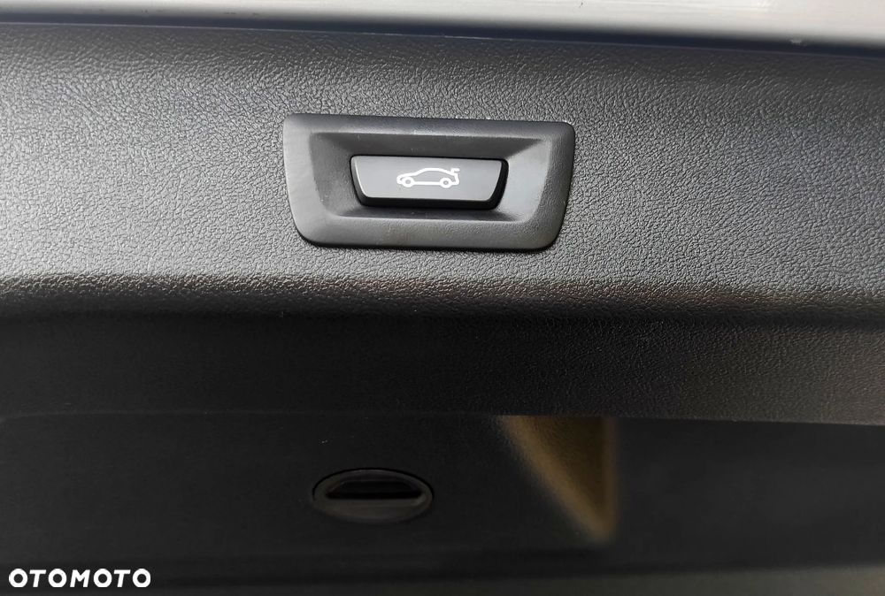 BMW Seria 5 520d Sport Line - 14