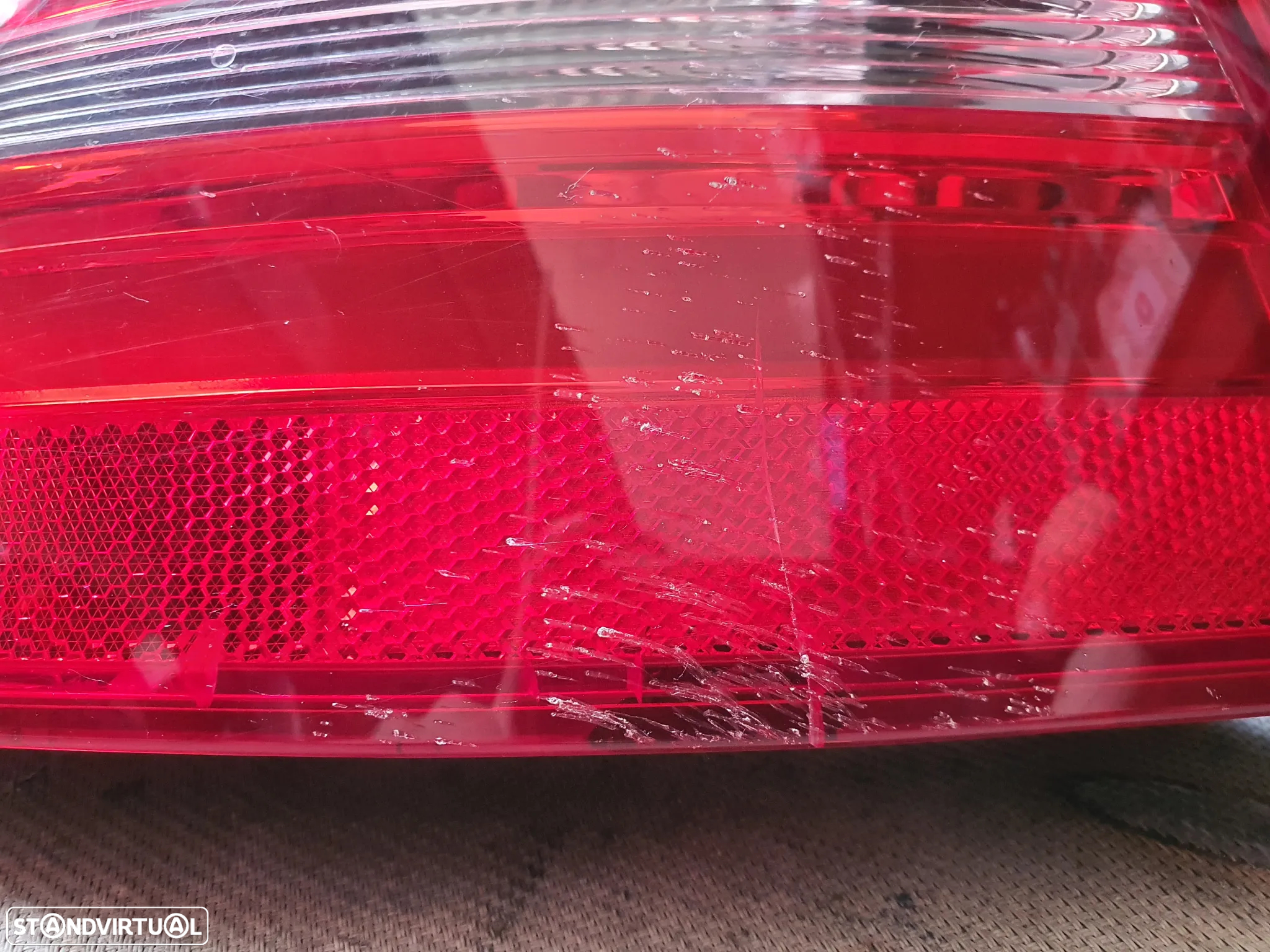 FAROLIM ESQUERDO AUDI A4 AVANT B8 / 8K9945095D DANIFICADO - 2