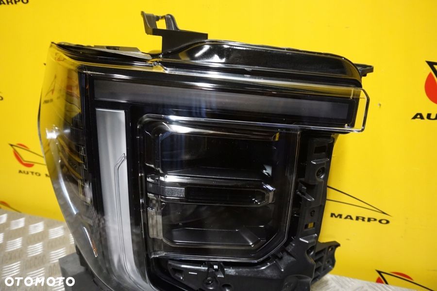 GMC SIERRA 1500 2022 - REFLEKTOR LAMPA CZARNA FULL LED PRAWA CIEMNA USA - 4