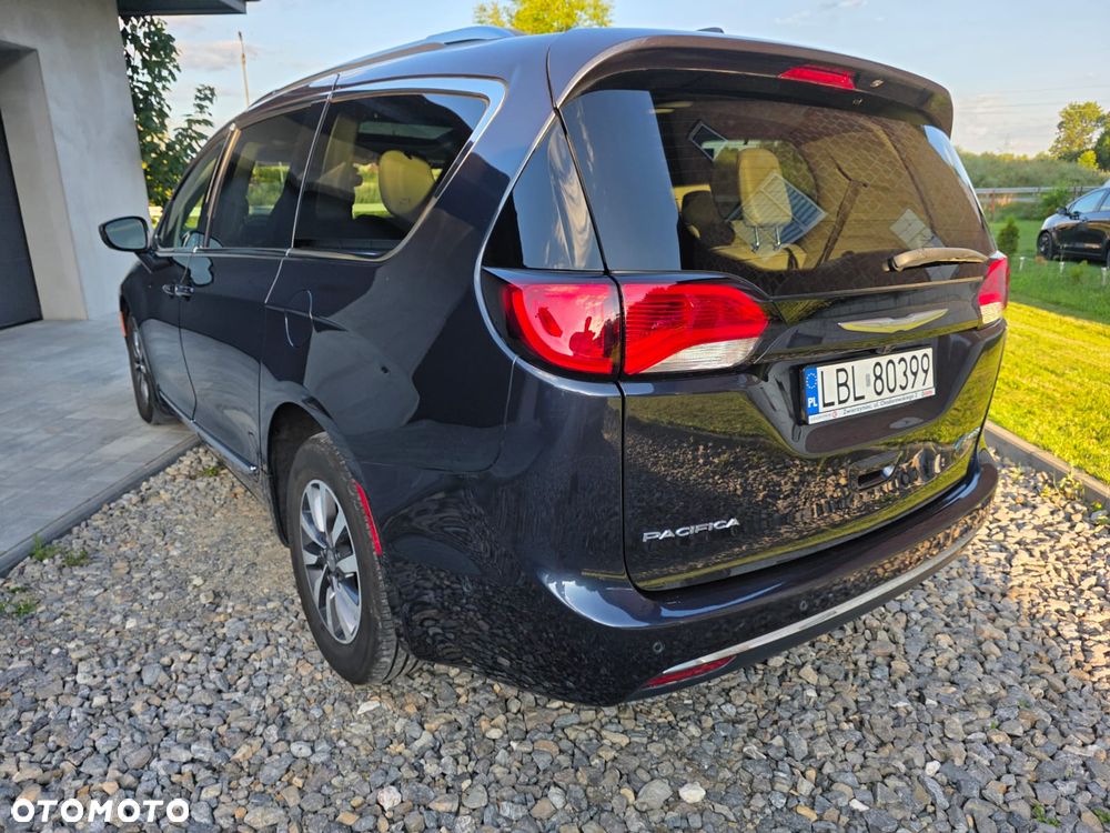 Chrysler Pacifica - 5