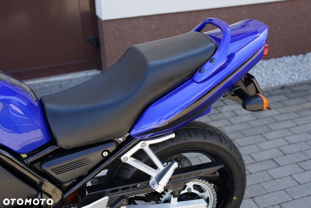 Yamaha FZS - 25