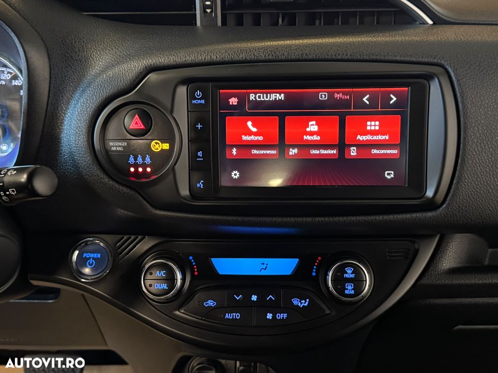 Toyota Yaris 1.5 VVT-i HSD Bi-Tone R&B - 19
