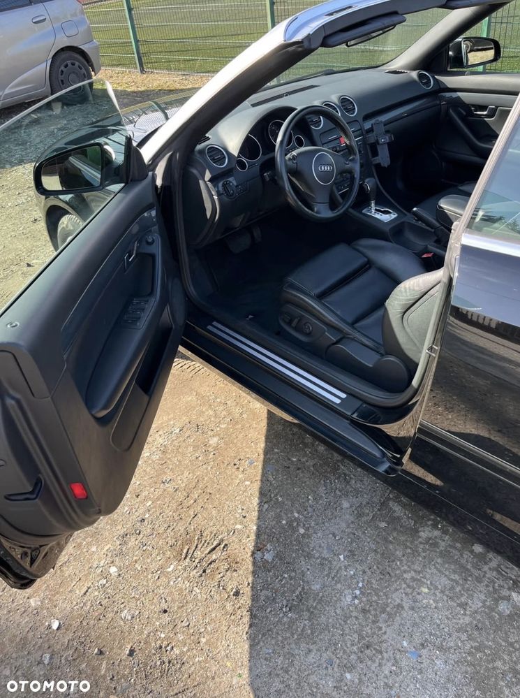 Audi A4 Cabrio 2.4 Multitronic - 11