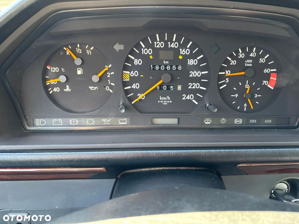 Mercedes-Benz Klasa E - 28