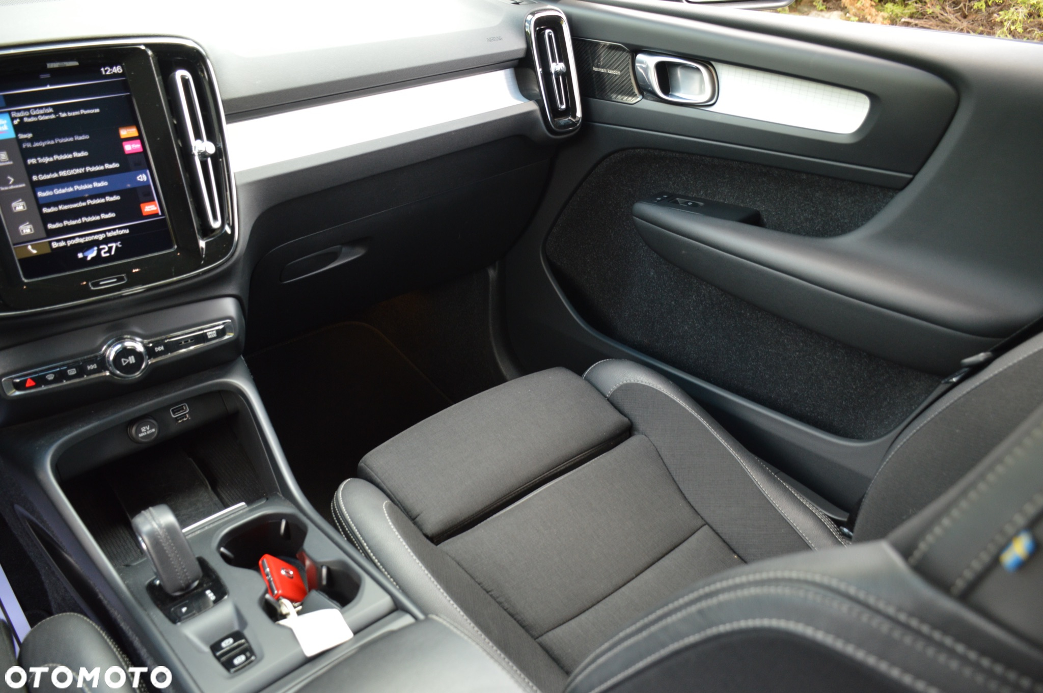 Volvo XC 40 D3 AWD Geartronic Momentum Pro - 22