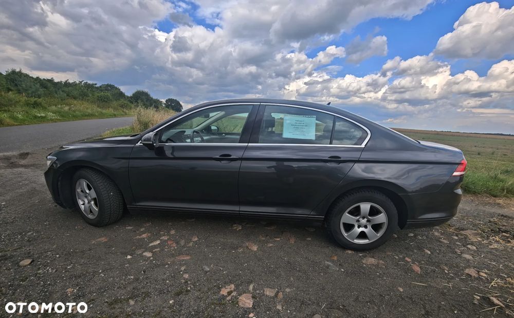 Volkswagen Passat - 14