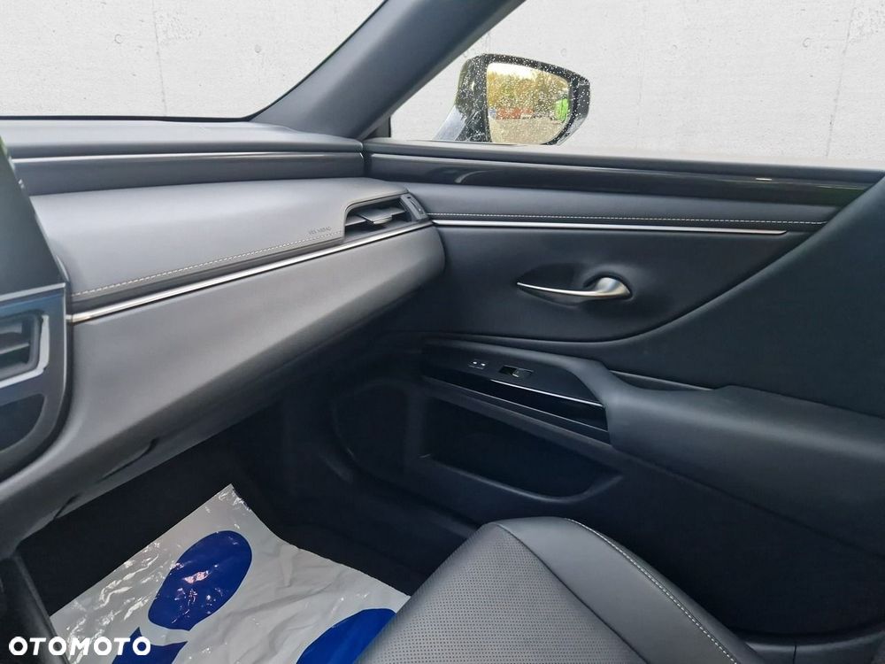 Lexus ES - 15