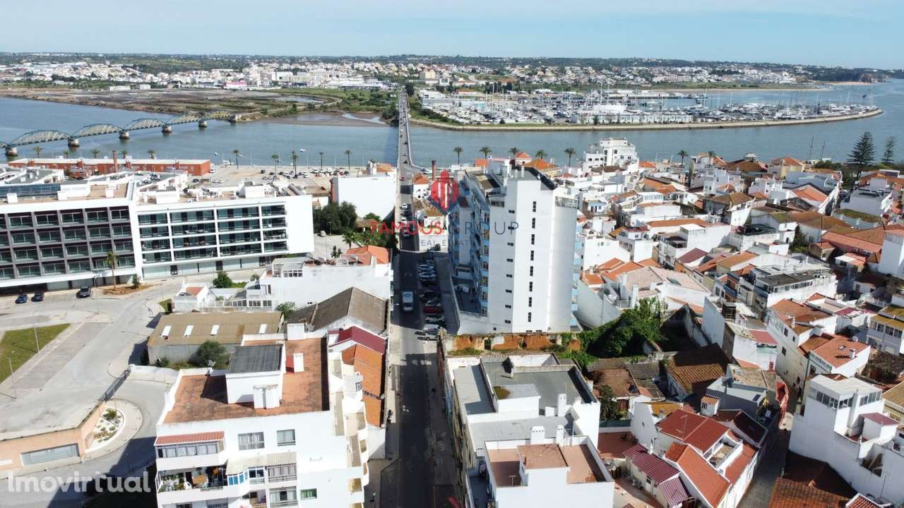 Casa com Espaço Comercial - Grande imagem: 4/24