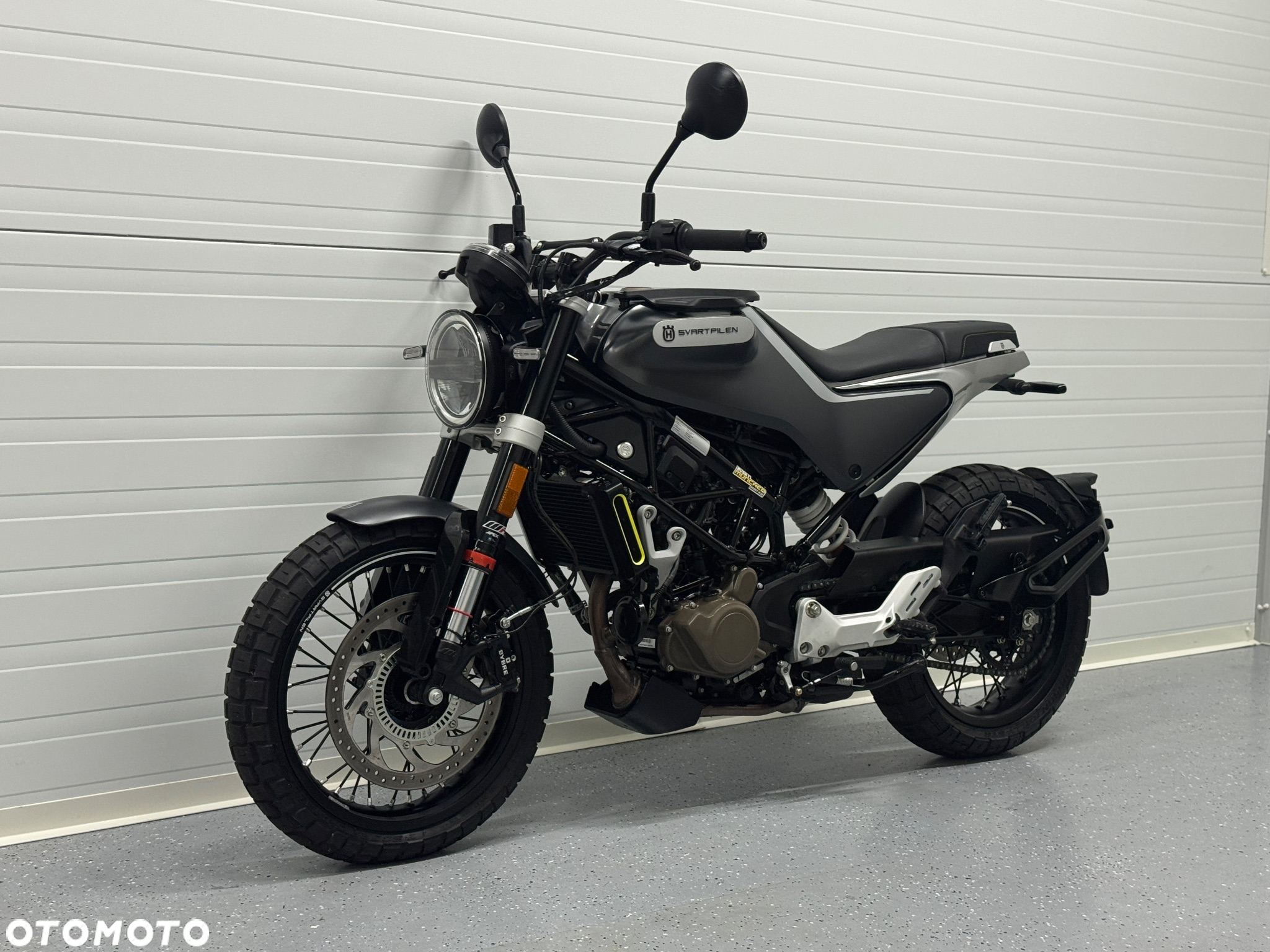 Husqvarna Svartpilen - 15