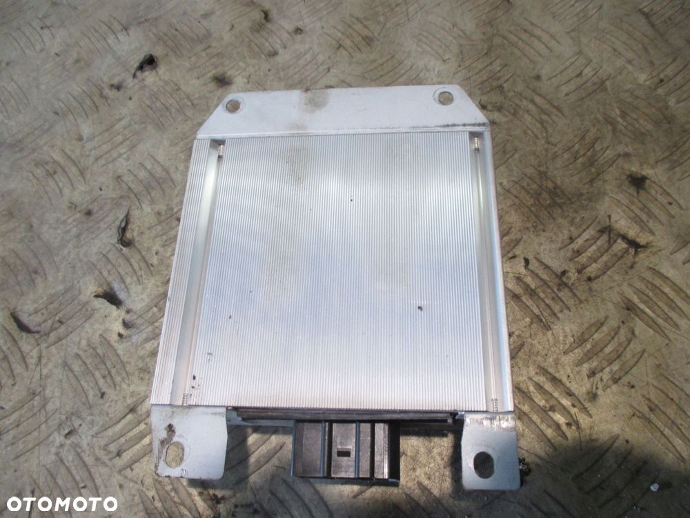 WZMACNIACZ RADIA 8E9035223 AUDI A4 B6 KOMBI - 1