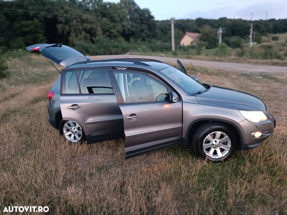Volkswagen Tiguan 2.0 TDI DPF 4Motion Track&Field - 8