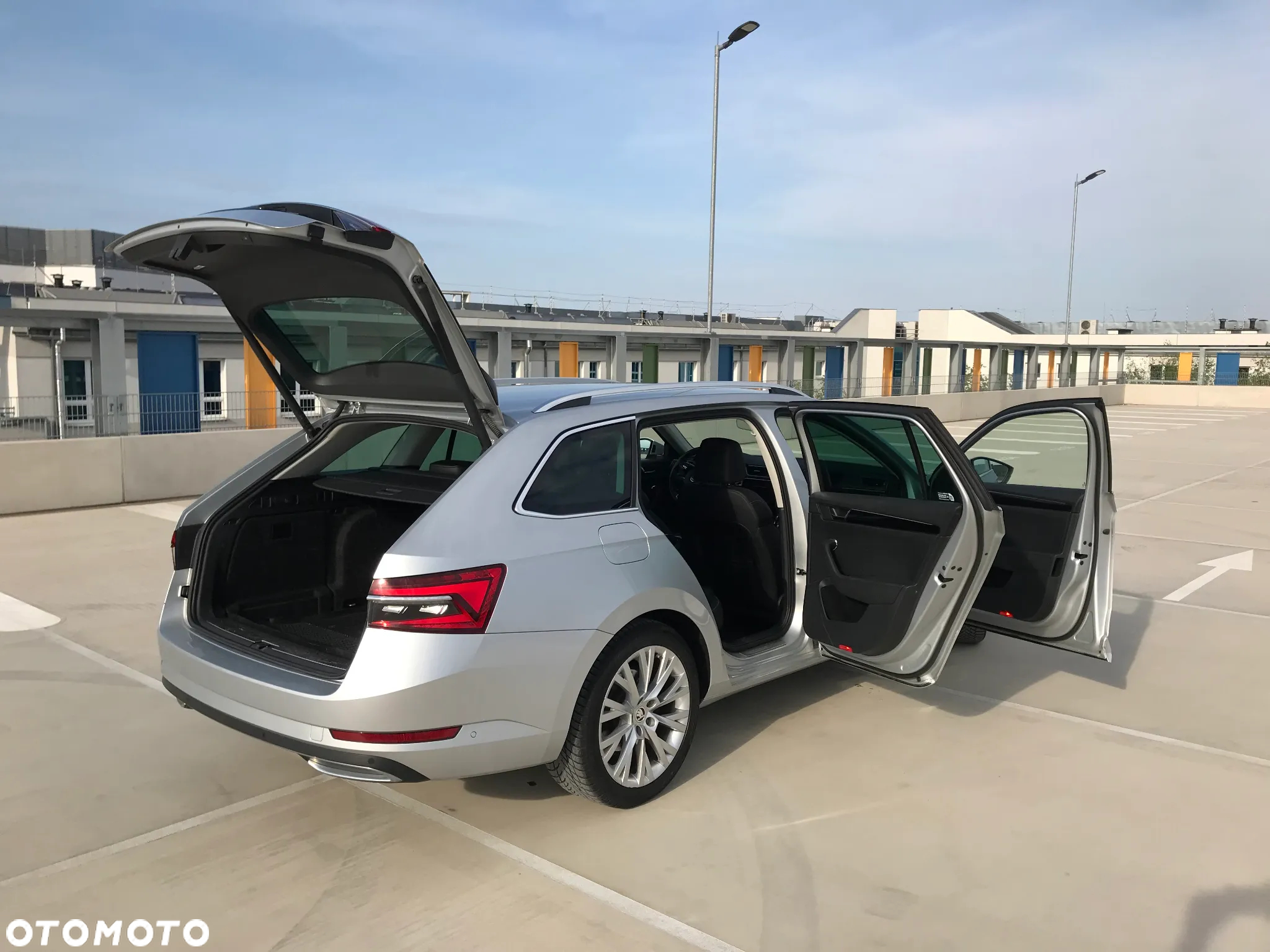 Skoda Superb 2.0 TDI SCR L&K DSG - 9
