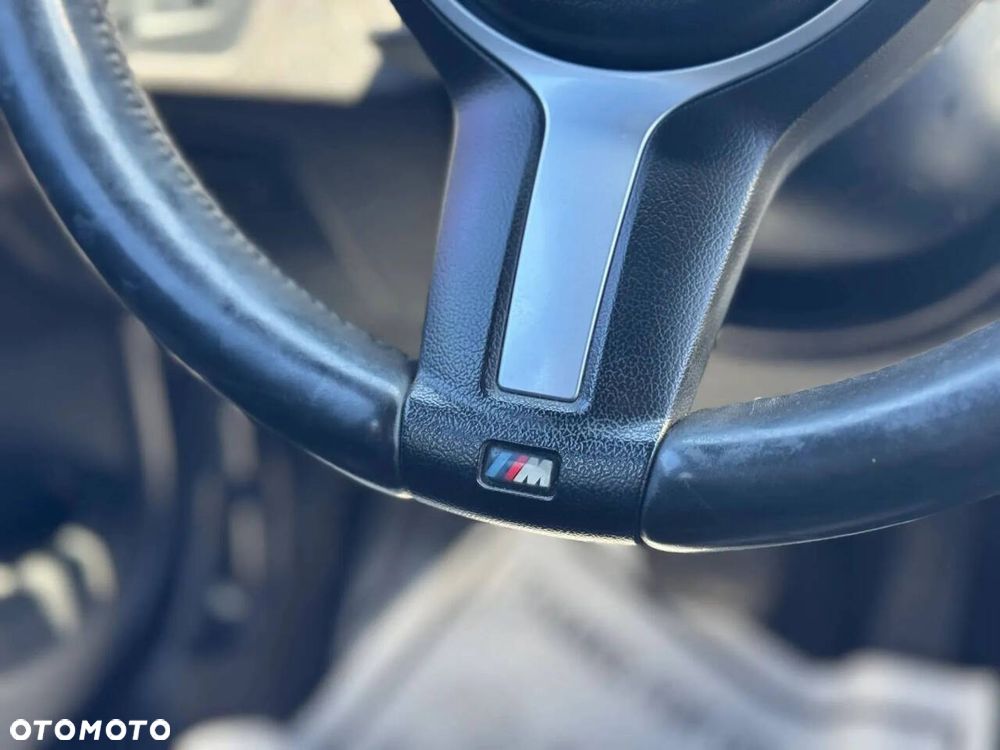 BMW Seria 3 330i xDrive - 26