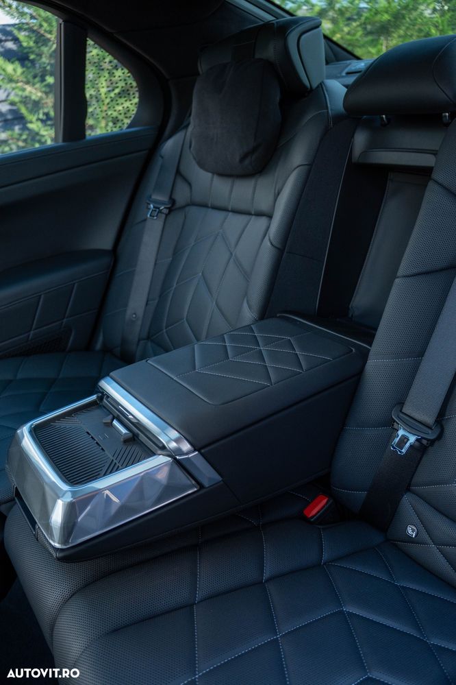BMW Seria 7 - 16