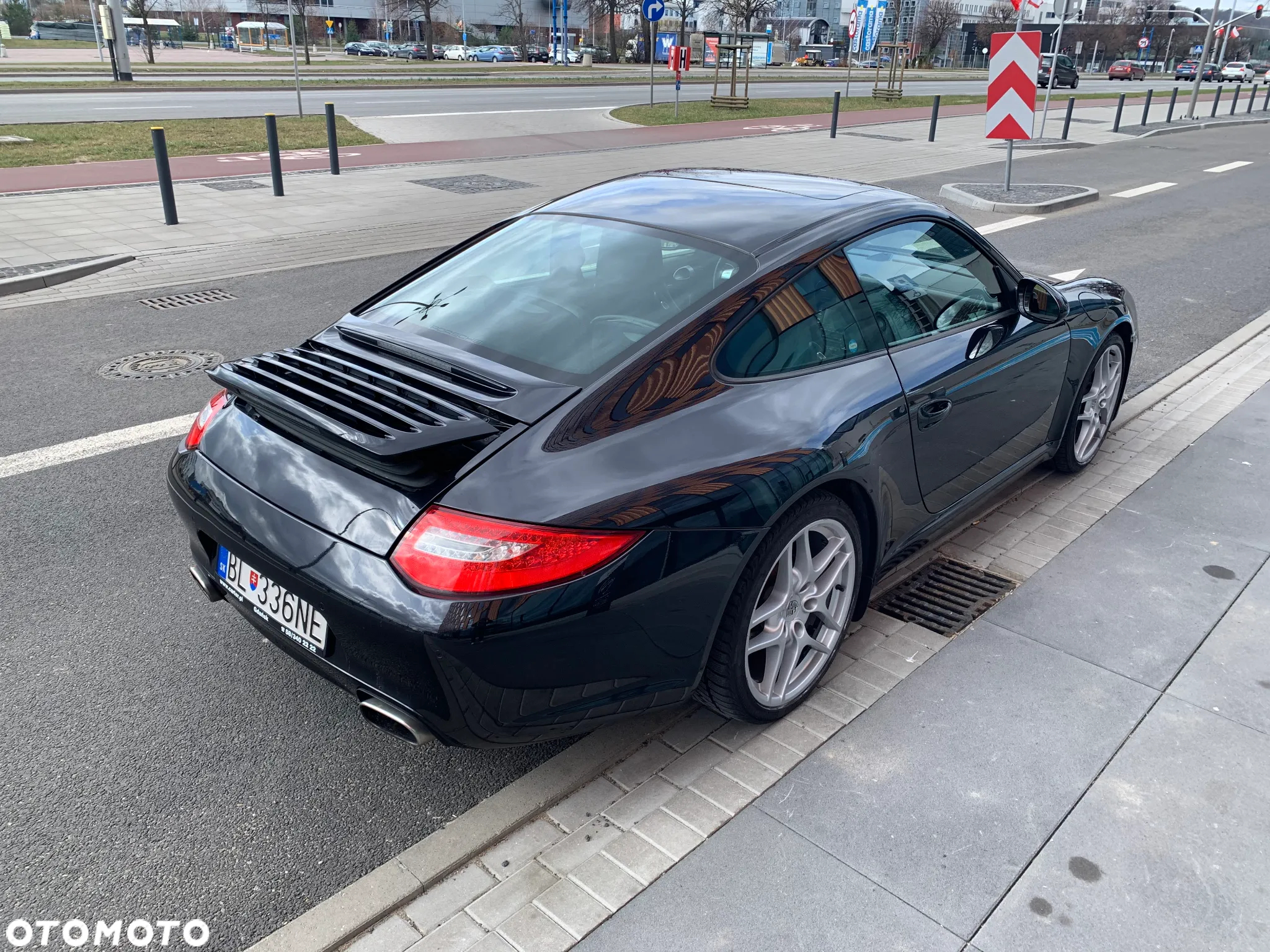 Porsche 911 Carrera - 7