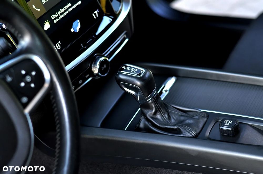 Volvo V60 D3 Momentum Pro - 32