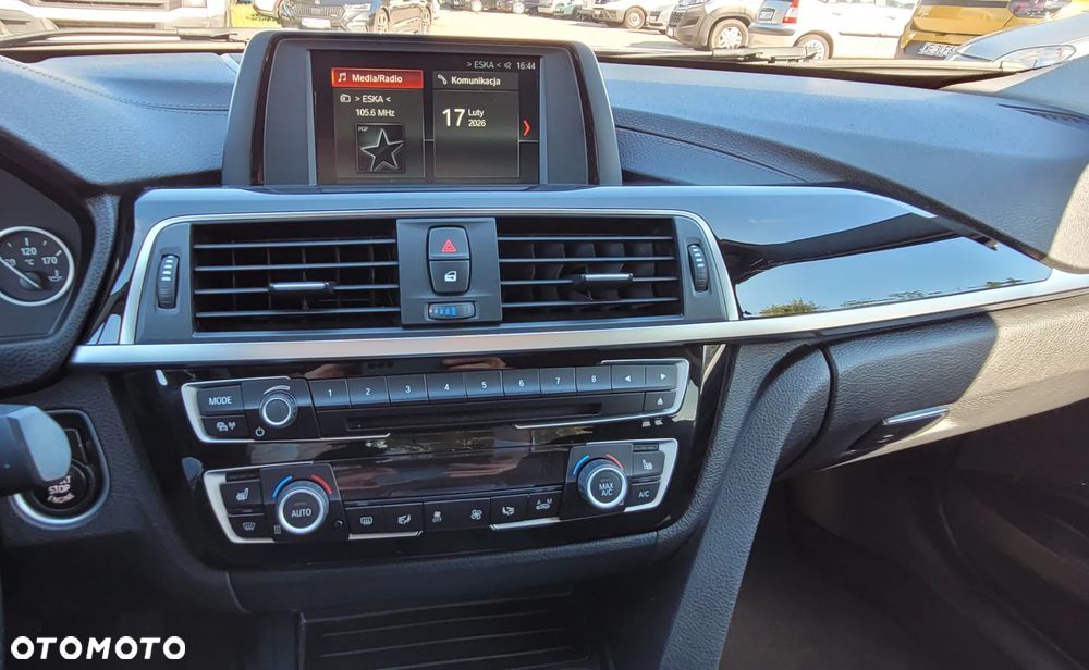 BMW Seria 3 318i GPF Sport Line Shadow - 12