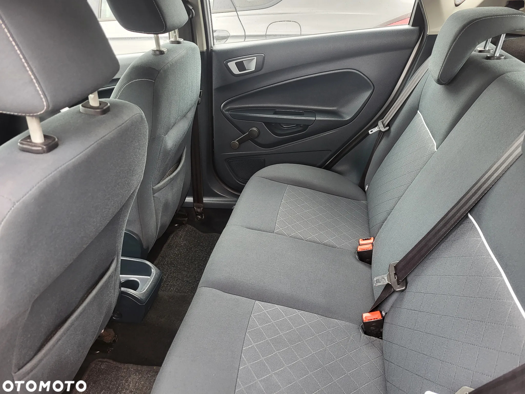 Ford Fiesta - 24