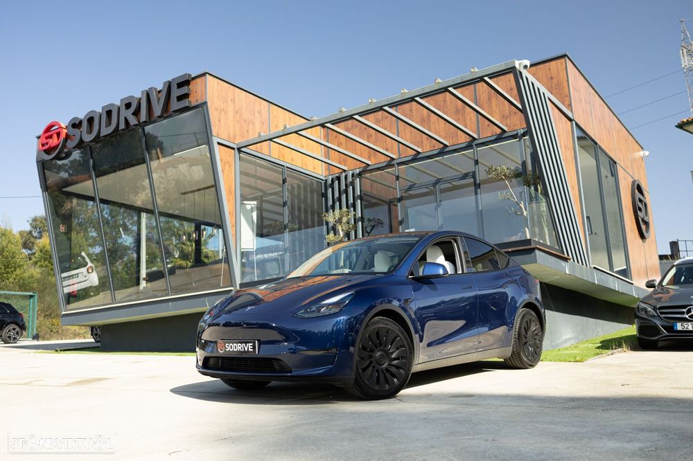 Tesla Model Y Long Range Dual Motor AWD - 1