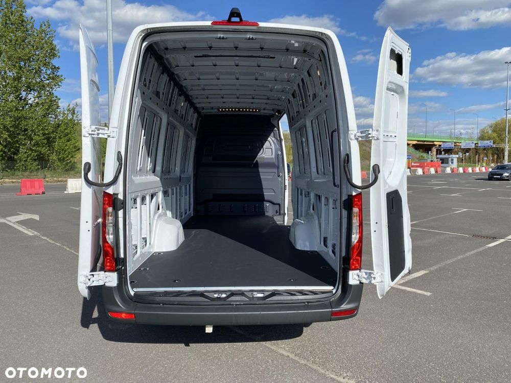 Mercedes-Benz Sprinter - 18