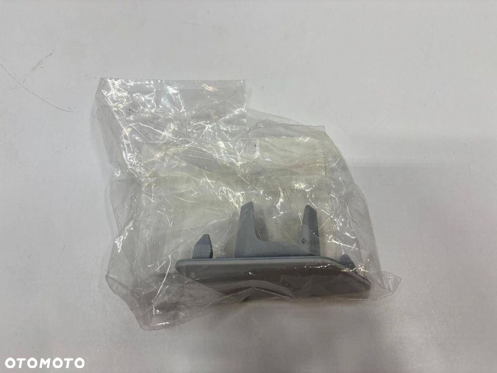 Volkswagen VW Touran 5TA Zaślepka spryskiwacza lampy prawej przód 5TA807938 - 2