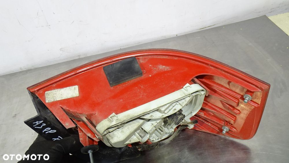 LAMPA PRAWA TYLNA AUDI A3 8P - 6