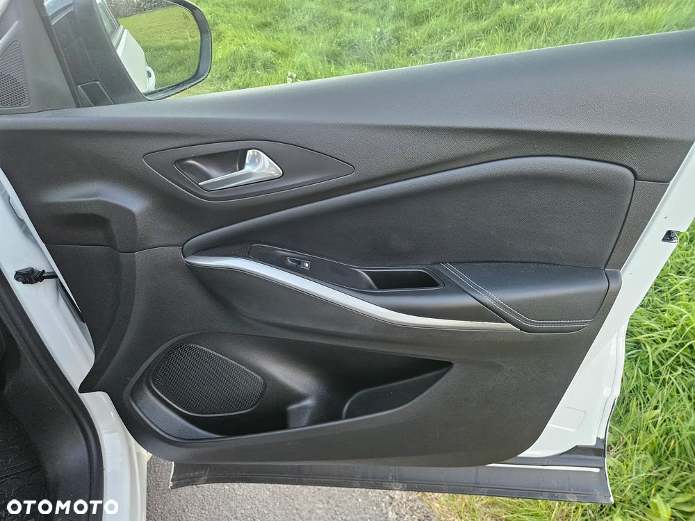 Opel Grandland X 1.2 Start/Stop Business Elegance - 26