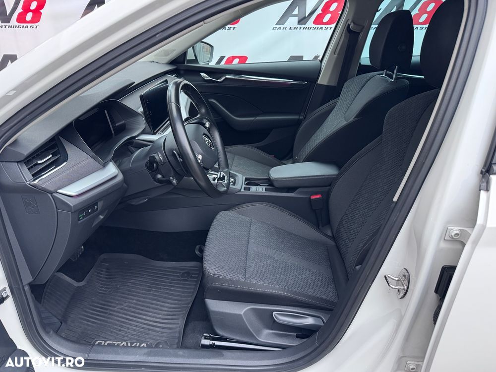 Skoda Octavia 2.0 TDI DSG Style - 24