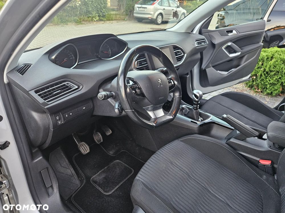 Peugeot 308 PureTech 130 GPF Stop & Start Active Business-Paket - 19