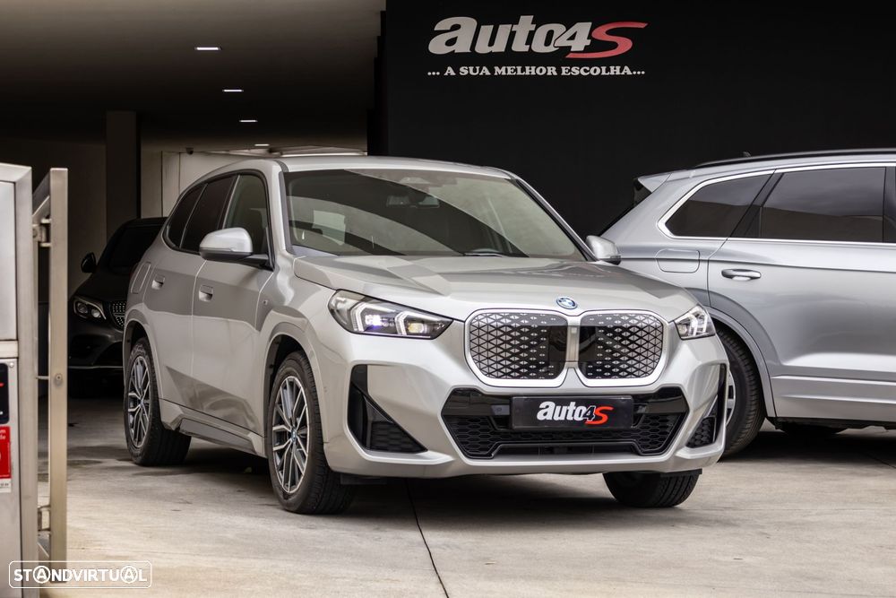BMW iX1 eDrive20 Pack Desportivo M - 3