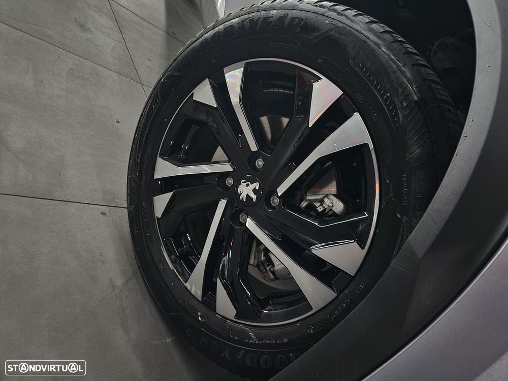 Peugeot e-2008 50 kWh GT Line - 3