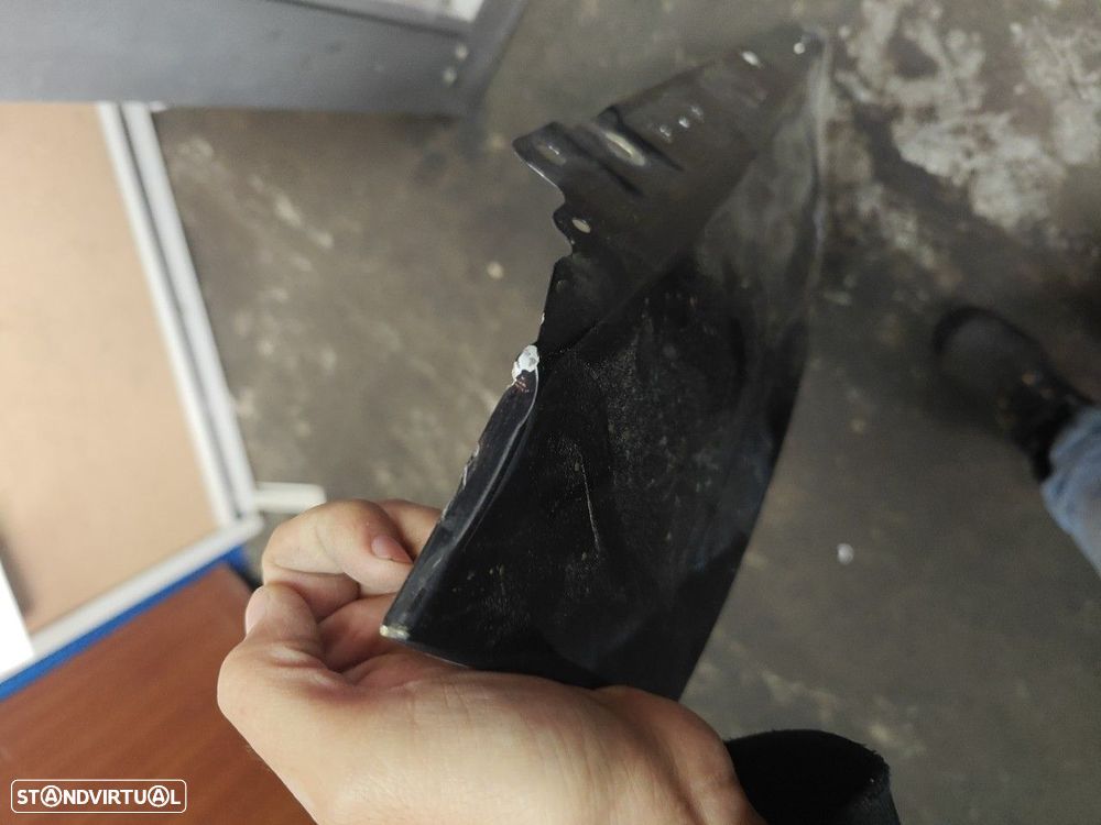 Guarda Lamas Frente Esquerdo Bmw Ix I20 - 4