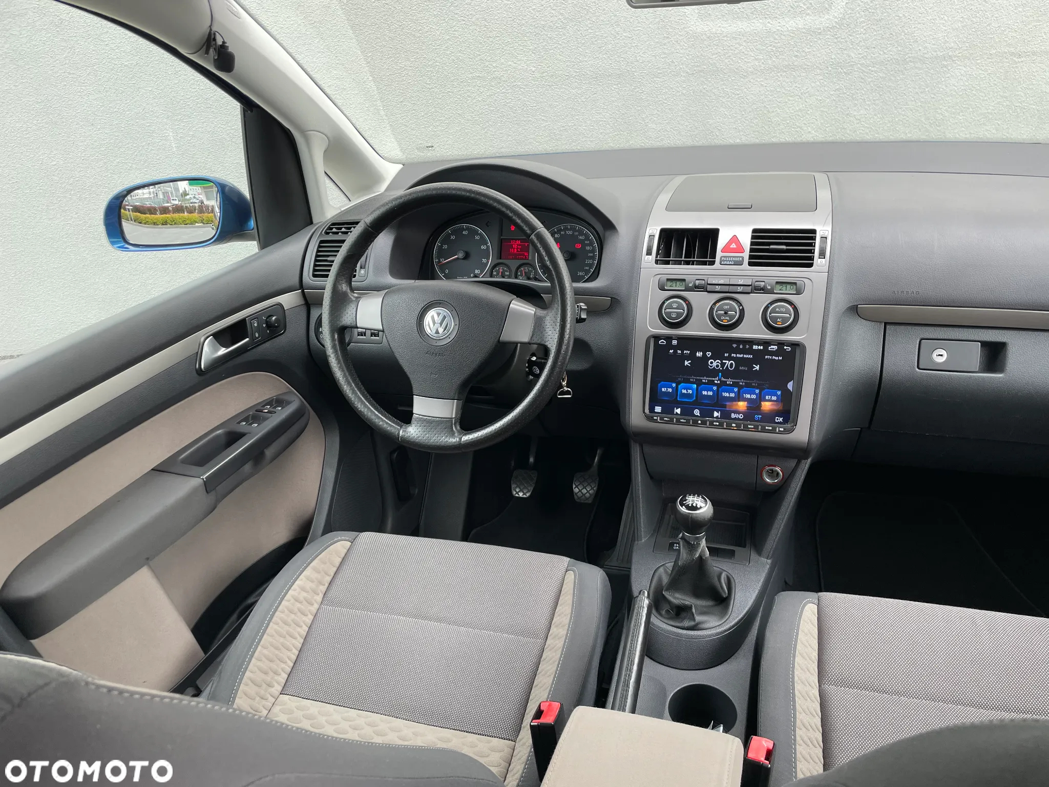 Volkswagen Touran 1.4 TSI Cross - 34