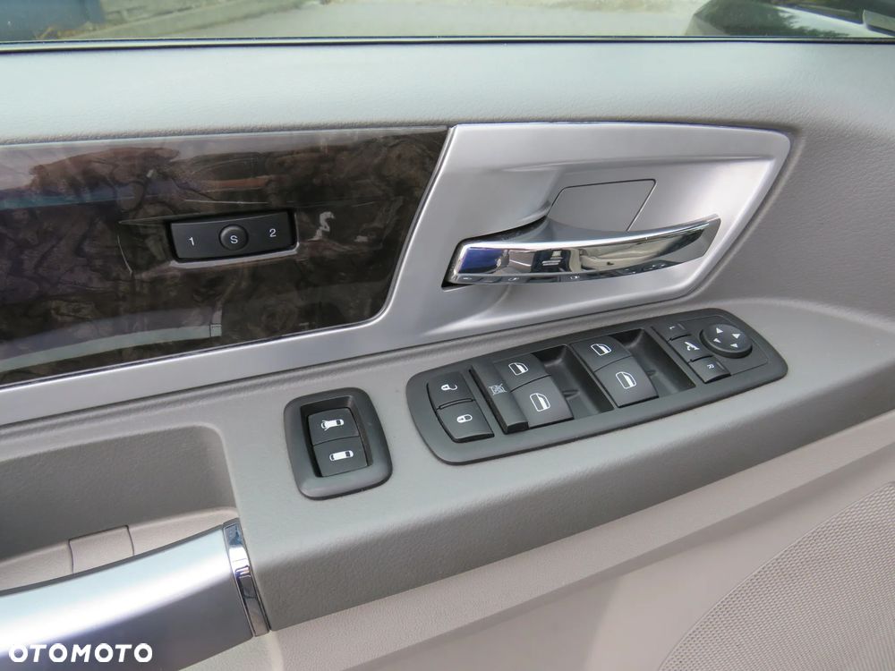 Chrysler Grand Voyager 2.8 CRD Limited - 25