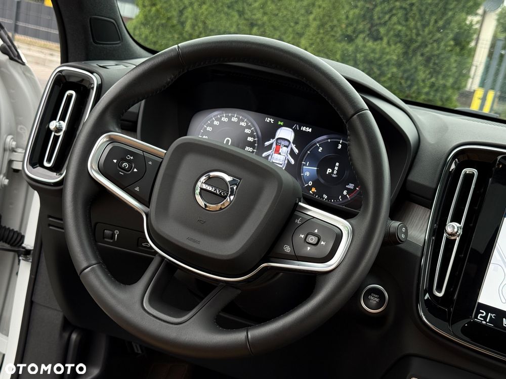Volvo XC 40 D3 Momentum Pro - 24