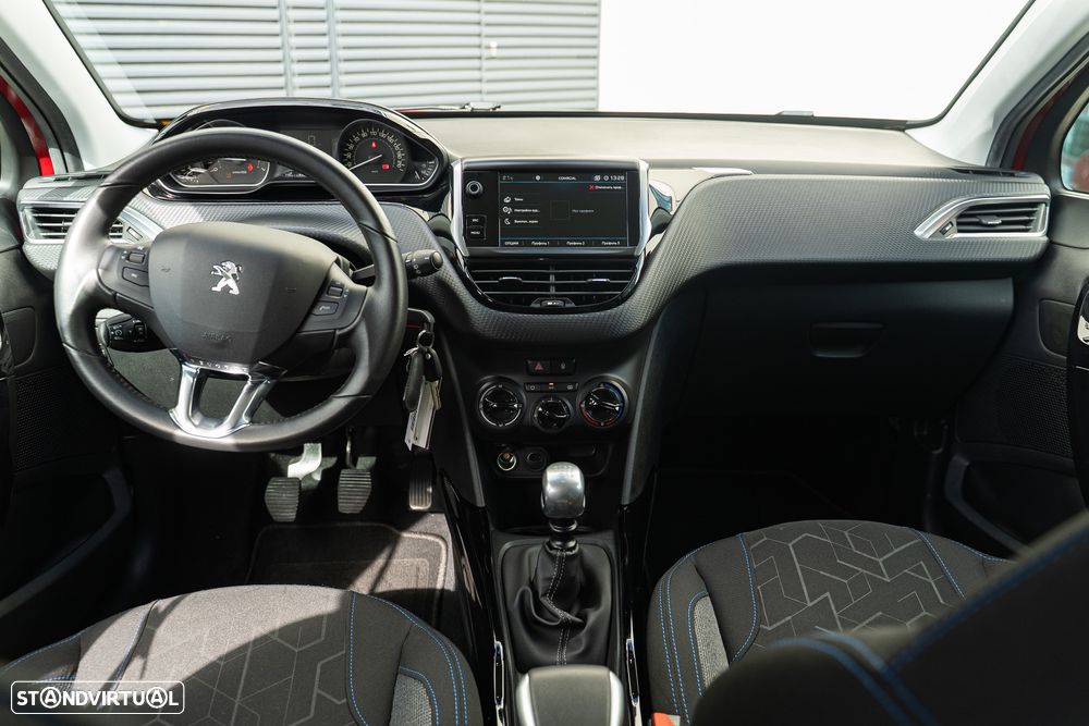 Peugeot 2008 1.2 PureTech Signature - 12