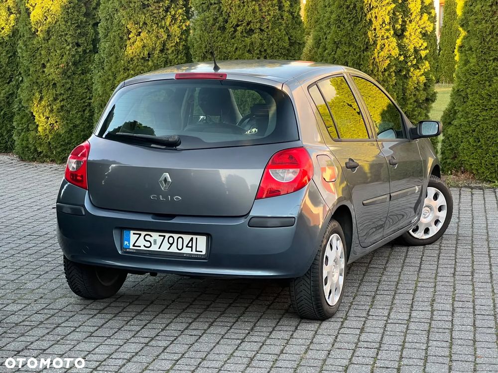 Renault Clio 1.4 Arctica - 8