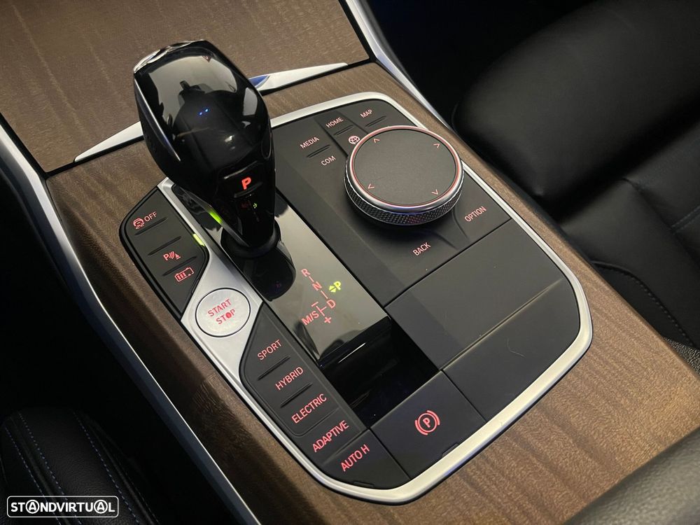 BMW 330 e Pack M Auto - 36