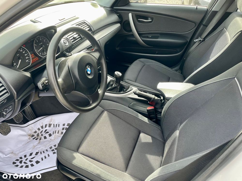 BMW Seria 1 - 30